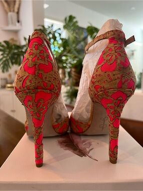 Jessica Simpson Hot Pink Floral Cork Pointed-Toe Heels (Brand New, Rare)